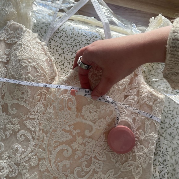 Maggie Sottero Ivory Lace Bridal Gown 14 - Picture 10 of 11